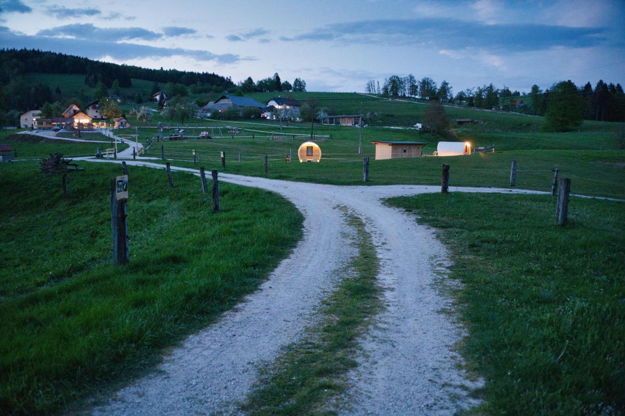 فندق Cowboy'S Land Visnja Gora المظهر الخارجي الصورة